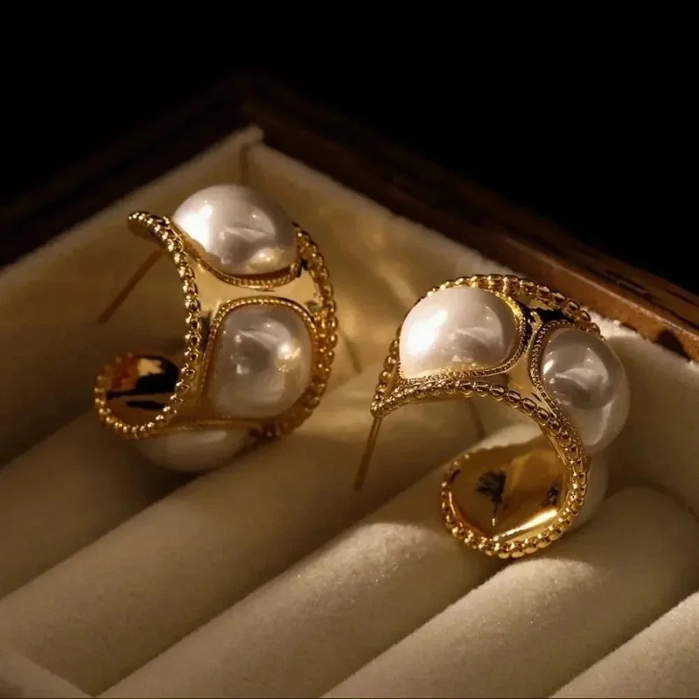 Vintage Gold Pearl Hoop Earrings - Picture 3 of 14